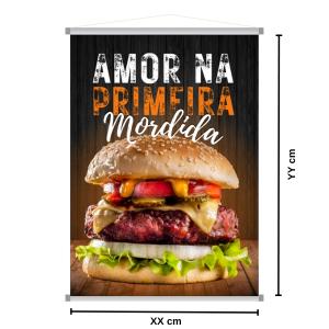 Banner Tamanhos Pré-Definidos Lona Vinílica Retangular 4x0 (Frente Colorido x Verso em Branco)  Corte reto / Ilhóes / Ponteiras de plástico e bastão de madeira 